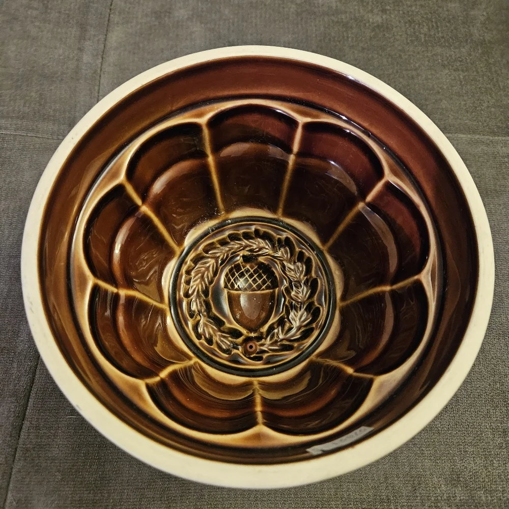 New Williams Sonoma Acorn Cranberry Mold